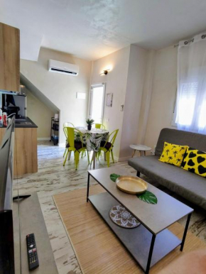 CASITA NAIF ESTANCIAS EN TORRE DEL MAR a 30 METROS DE LA PLAYA